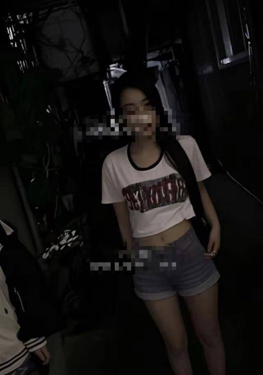 #昆明
定位到江滨小学，东侧靠江的公园里，晚上十一点后，陆续会有几个站街的妹子，价格100起步，质量尚可-找JiPo