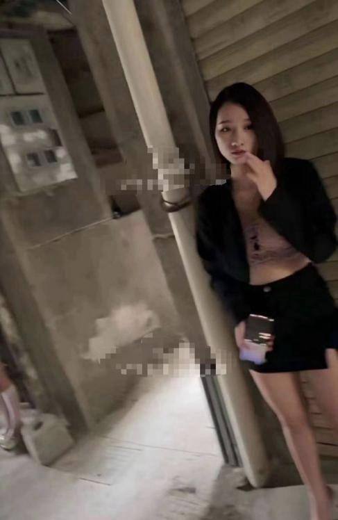 #常州
200银谷广场东面今天8点下班，到这差不多9点了，想着来转转，东面有五六个房间开门了，有七八个鸡吧,-找JiPo