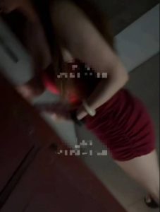 #武汉
汉阳贸易路没拆迁时这里一排排私房每家门口都是站街的妹子，现在拆的差不多了，但一些破旧的房子里下午还是有一些女的站那，今天去探了一下看见一个穿红衣服的妹子长相还不错，就和她进了屋，房间就一个小夜灯，环境差，但150的价格实在太有诱惑力，兄弟们赶紧冲吧，在不去拆完了就在这人间天堂了。-找JiPo