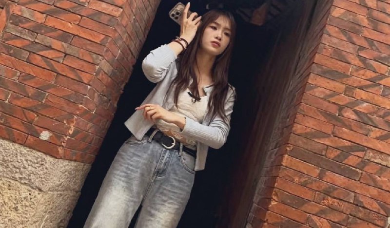 #合肥
逛了石门路一带，从金寨路祁门路一路走到老街区。熟悉的地方还在，只是比从前安静些，拐进小巷，市井烟火又慢慢热闹起来，老城区走走停停，处处都是生活气息。-找JiPo