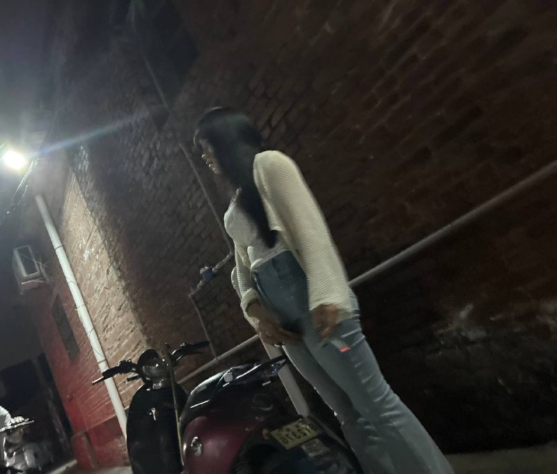 #佛山
 
沙边新来大波 态度好 奶子挺 姿势配合 撅起屁股配合打桩 每一插都感觉能到底。-找JiPo