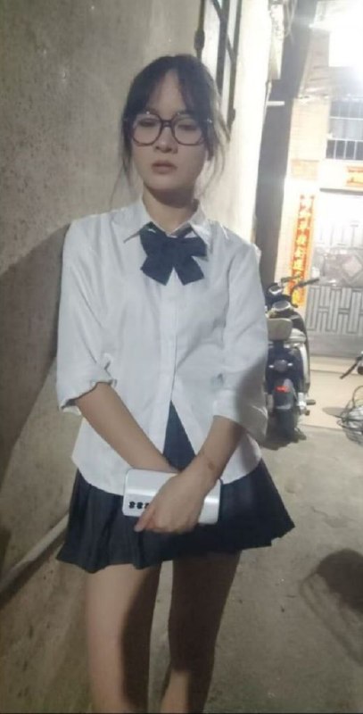 #佛山
 
镇安 150的非主流精神小妹，一堆老哥在排队了。-找JiPo