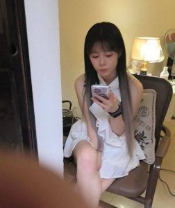 #深圳
 
龙岗东三村附近的巷子,晚上会多点，150-200,有的也会开价300-找JiPo