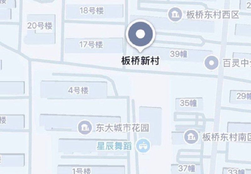 #南通
 
#站街
南通市区下午爽记
板桥新村第一排车库,一个颜值中等身材好,一个颜值甜美型年轻漂亮 熊小一点还有一个35左右科技脸,两三张价得吃-找JiPo