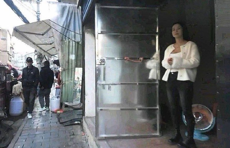 #天津
 
#站街
天津河东大王庄爽记
大王庄十二点左右,路上有一些敬业的小姐姐,有2个小嫩妹,看着也就刚成年,2张,看着挺年轻就进去了,无口,基本没有任何服务就哐哐猛干,2张搞个这么嫩的小妹超值,爽歪歪-找JiPo