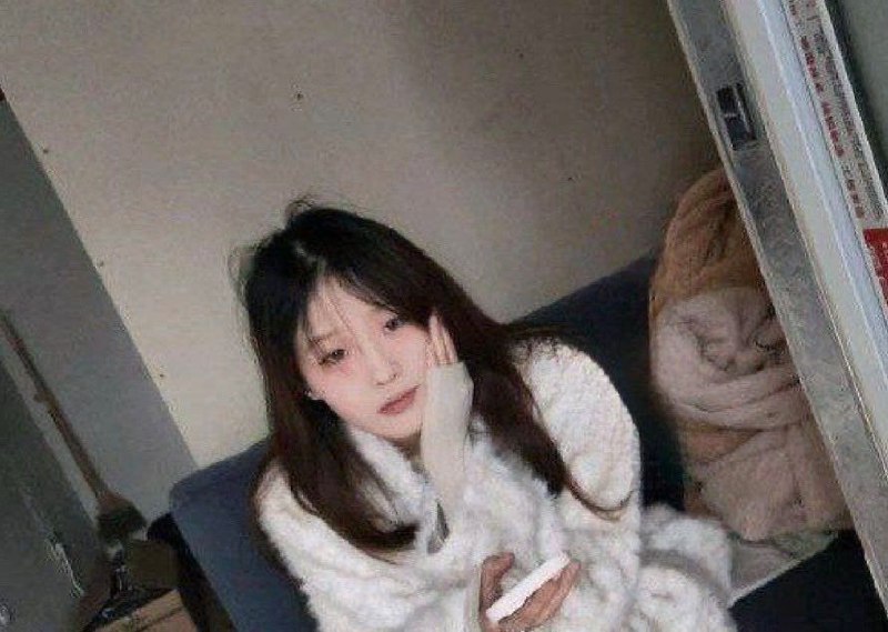 #扬州
 
#站街
扬州江都繁荣巷出击07年
今天出击,到了已经下午4点半了,不咋说话白衣服的就是那个07的,可能去的晚了,刚进去确实比较紧,动几下后回弹程度低,车灯小,可以尝鲜-找JiPo