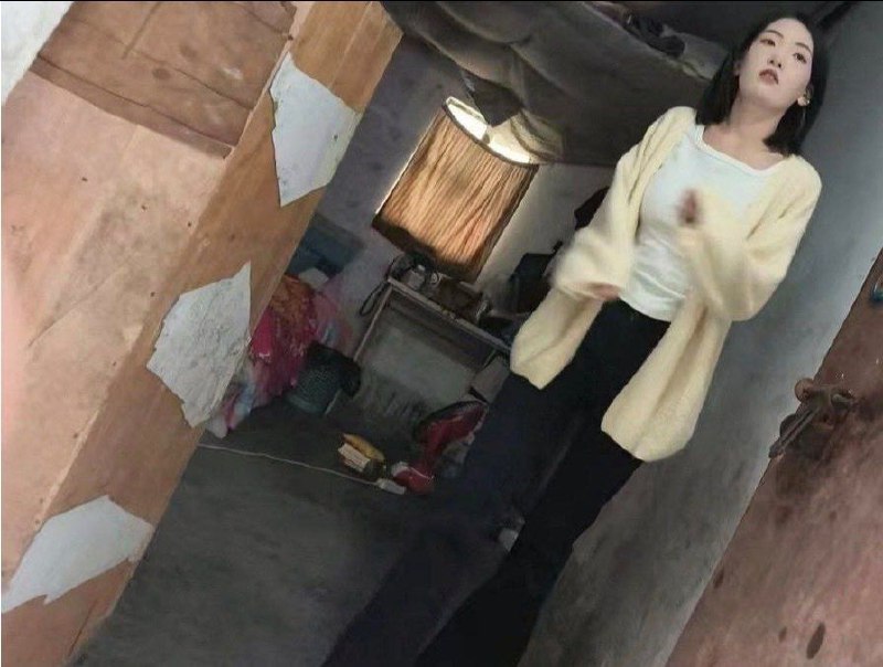 #桂林
 
#站街
桂林北站嫩妹又多又便宜
北站对面小巷子,自建房环境一般,有的比较差,小妹二三十个,只要一百块就能体验了,少数几个要一百五。附近吃住都很方便-找JiPo