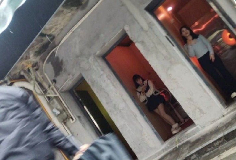 #长沙
 
#站街
长沙玉兰路b巷中间极品
玉兰路b巷中有170十的妹妹,御姐长相,A4腰马甲线,大长腿,胸居然不小,而且b非常干净,粉嫩又紧致,感觉超级值。-找JiPo
