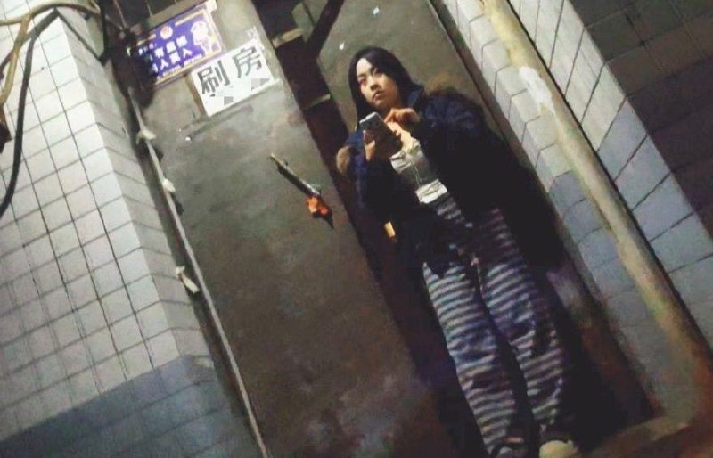 #天津
 
#站街
塘沽天气晴朗扫扫建港里
建港里溜达一圈,价格100-200年轻的要200的,隔一会儿会有红蓝灯巡逻,扫街发现图片所示区域发现有年轻小妹,颜值70吧,有纹身,200带套口,态度一般。-找JiPo