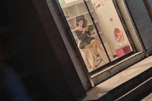 #南京
 
#站街
南京晚上嫩江路扫街
大概22点左右到的,嫩江路那一排大概有4家店,五六个妹子,看到一个单独坐着的还不错,后面三家中规中矩,泄火可以尝试一下。-找JiPo