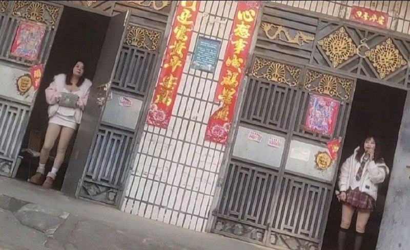 #天津
 
#站街
塘沽胡家园胡同70块钱高性价比
都有姐姐驻守,我是下午两点左右到的,在这几条胡同发现有十几个,大部分年龄得40以上,起步价50,年龄大的可以直接带活,稍微年轻点的得另加钱,也就100、150这样子-找JiPo