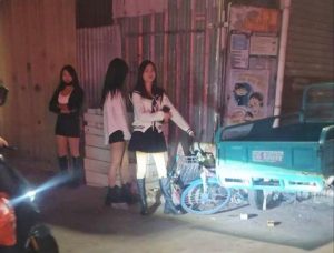 #东莞
 
#站街
东莞石排快餐
繁仔牛杂对面太和中路,大概晚上10
多点,巷子老哥很多,有十几个少
妇,有一,二个年轻的,有几个少妇
还可以。看准下手,舒服了,走人-找JiPo