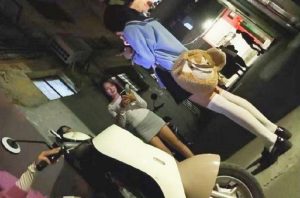 #深圳
 
#站街
深圳宝安区的快餐（有嫩妹） 菲尔精品酒店旁边的巷子里，亲测不错，主要就是有几个精品嫩妹竟然也才要150良心价，其他的都是一般，数量倒是不少，可以多转转，我21点去的比较早-找JiPo