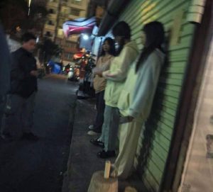 #佛山
 
#站街
佛山高明苏棠复苏
苏棠基本恢复去年盛况，有30来号人，总体消费100-200，老菜皮和人妻都有，偶有佳品，逼价昂贵，毫无性价比，狼多，玩的少，支持抵制-找JiPo