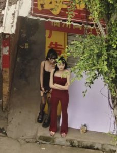 #北京
 
#站街
 
#扫街
 
位置在横街子村，导航搜索落子美业，在这个侧面的，200直接整，有五六个人，一般得晚上10点以后也会早，质量一般纯卸货，闭着眼整整只能-找JiPo