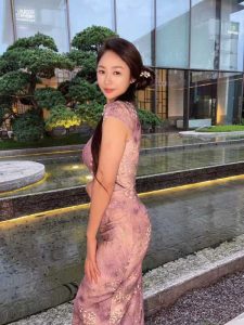 艺名：天河性感旗袍女王甜猪-找JiPo