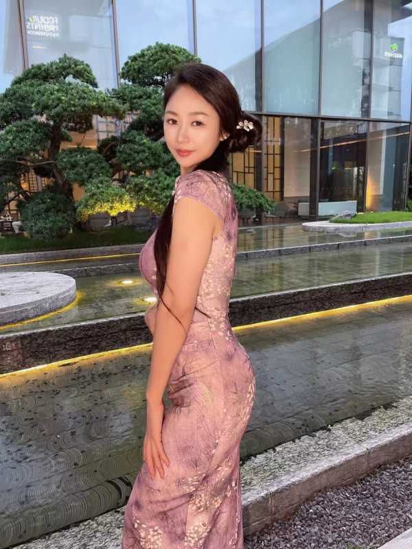 艺名：天河性感旗袍女王甜猪-找JiPo