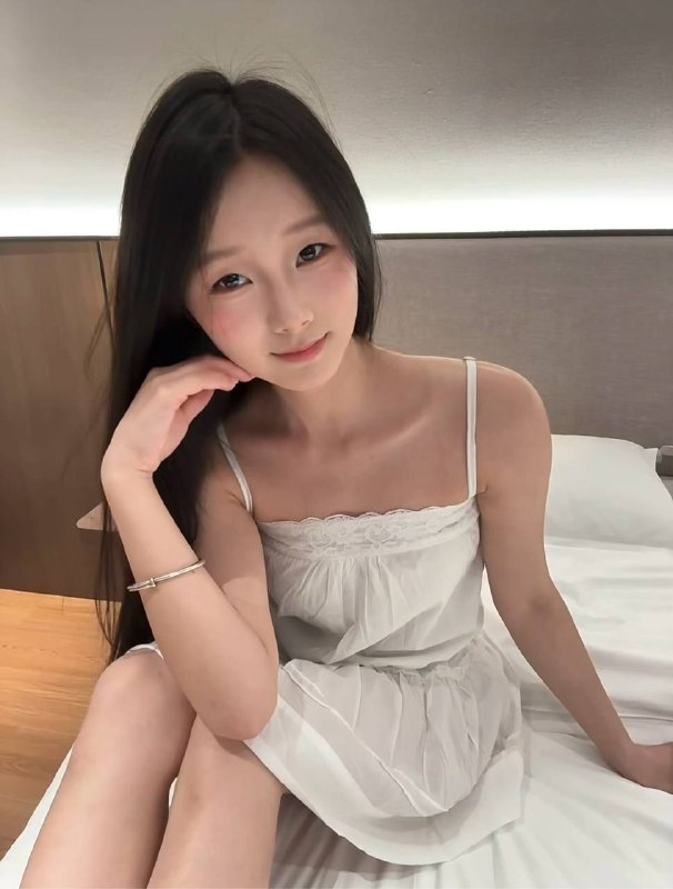 禅城区20岁女大兼职来验牌—衣衣-找JiPo
