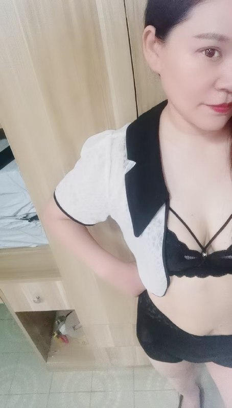 海珠制服小骚妇–金葵花-找JiPo