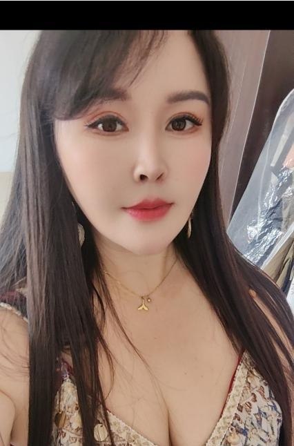 #江苏 #无锡 #骚妇 肤白肥臀骚妇 300-找JiPo