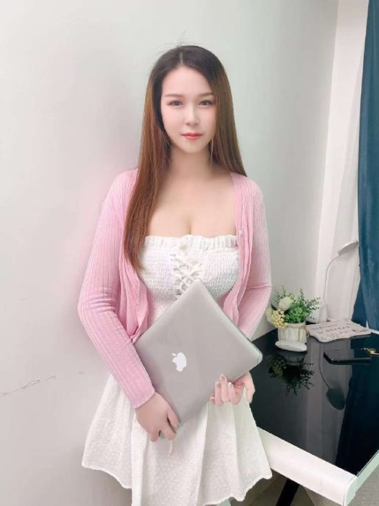 福田超白巨乳少妇---琼儿-找JiPo