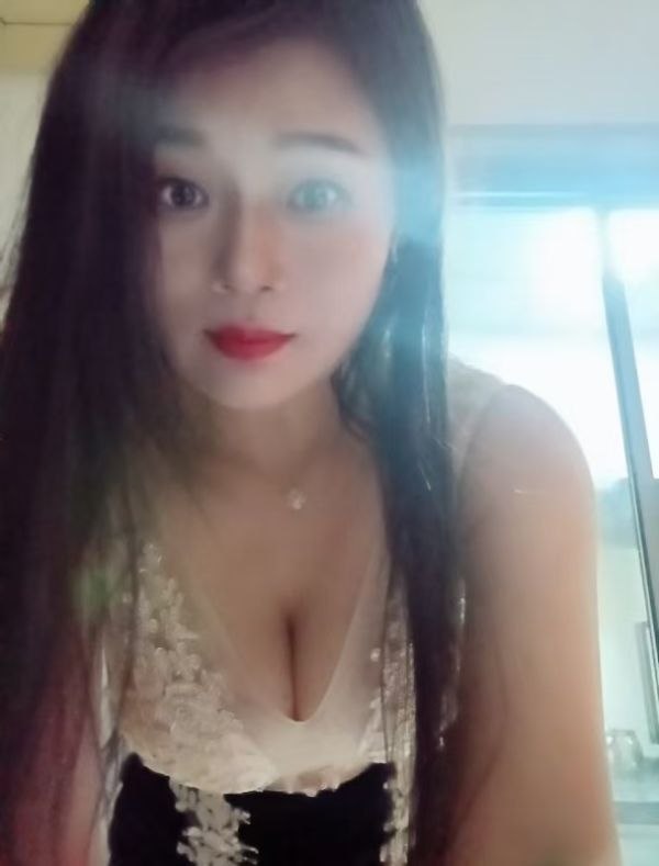 #深圳楼凤 #罗湖区 罗湖性感风骚莞式服务-乐乐(热)-找JiPo