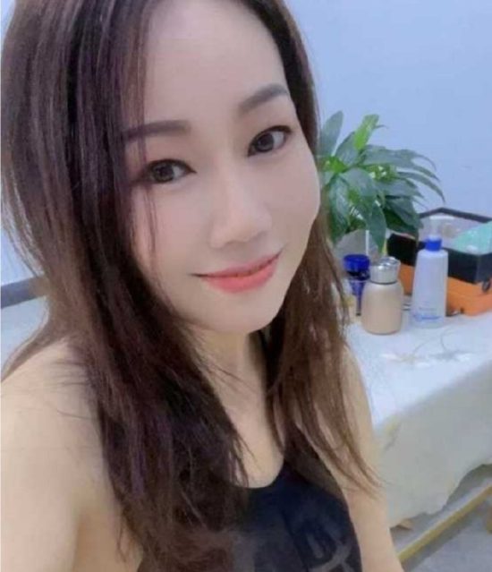 #广东 #广州 #大奶 温柔大奶蕊蕊 快餐260一次25分钟，400一次40分钟（莞式）650不限次1小时，700两次80分钟，（莞式）1380夜课凌晨00点到8点-找JiPo