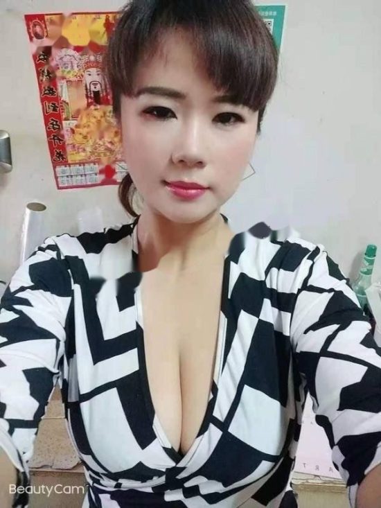 #上海 #徐汇 #大奶 徐汇大奶肉便器 300一，400二-找JiPo