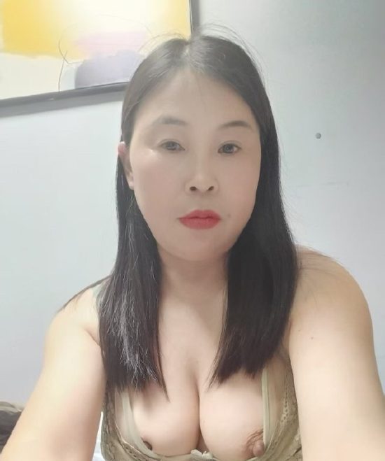 #上海 #闵行 #楼凤 闵行兼职嫂子 200快餐，300全套带口爆-找JiPo