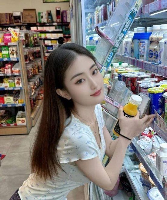 #上海 #浦东新 #楼凤 浦东苗条身材小玲玲 600-找JiPo