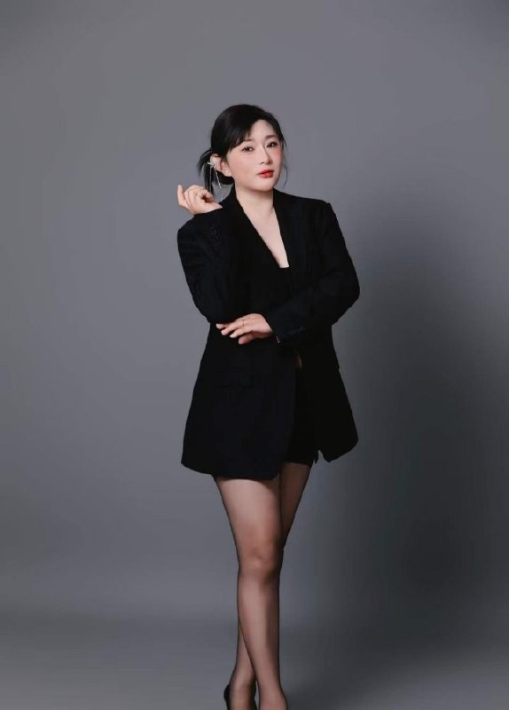 #江苏 #南京 #大奶 秦淮大奶新人温柔服务 300一次  600一小时  1400包夜（时间晚11点30到次日7点）-找JiPo